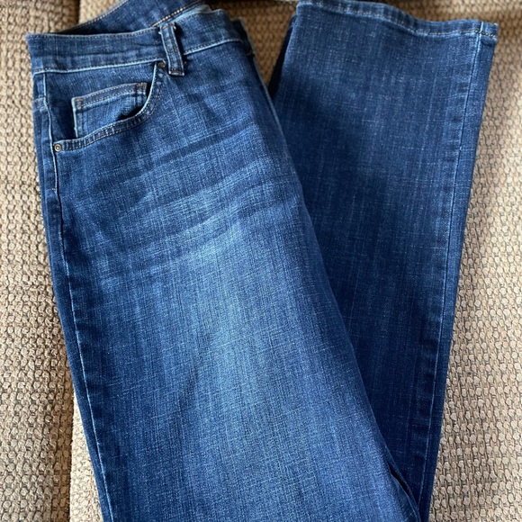 Lee Straight Leg Jeans EUC. - Picture 5 of 5